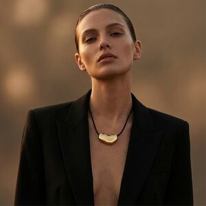 NEW 18K GOLD PLATED CHUNKY HEART PENDANT – DESIGNER BEAN STYLE NECKLACE